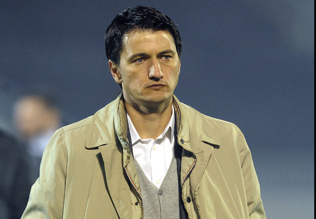 Владимир Ивић пред потписом