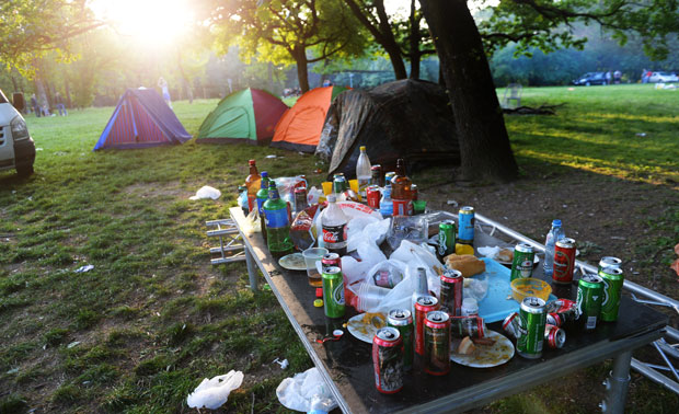 Излетишта после празника: Избачене тоне смећа