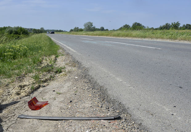 Убио се бомбом у колима (ВИДЕО)