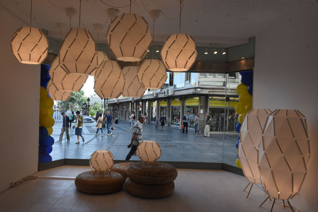 Икеин излог отворен у Кнез Михаиловој (ФОТО)