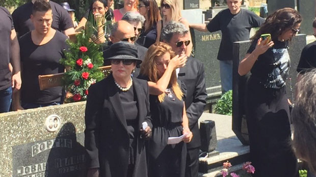 Кад су тамбураши засвирали „А сад адио“, потпуно се сломила! (ВИДЕО)