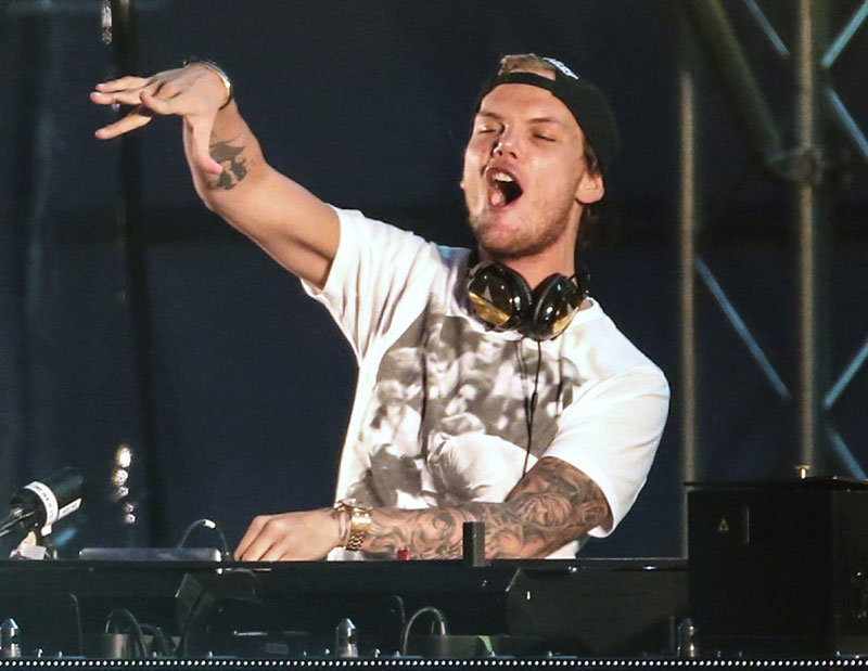 Авићи разбио флашу вина, а затим стаклом себи задао смртоносне ране