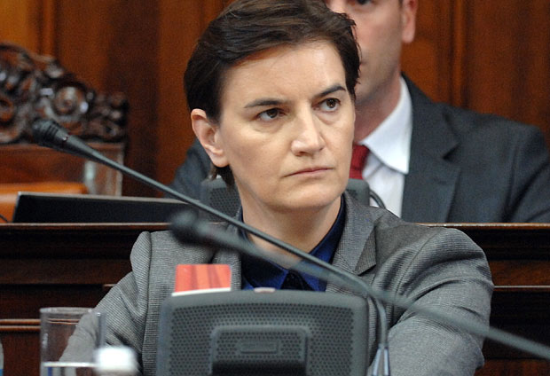 БУРА НА СЕДНИЦИ ВЛАДЕ: Ана Брнабић понудила оставку због удара министарки