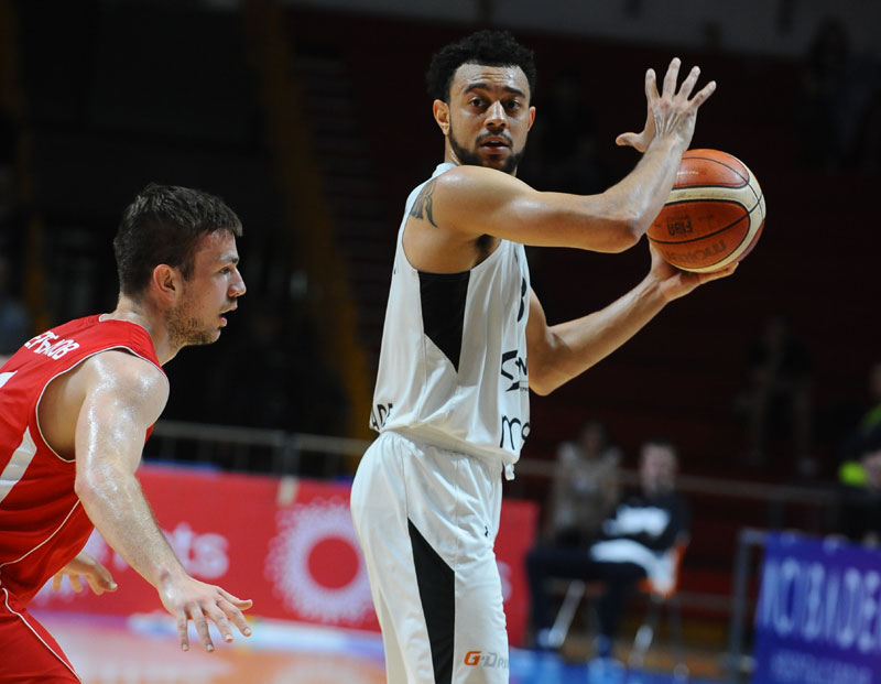 Партизан убедљив на повратку Величковића: Црно-бели силни у Новом Саду