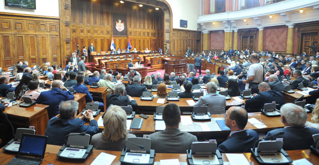 Битка амандманима кочи усвајање закона