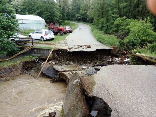 ДОБОЈСКА РЕГИЈА НАКОН СУБОТЊЕГ НЕВРЕМЕНА: У Петрову куће под водом
