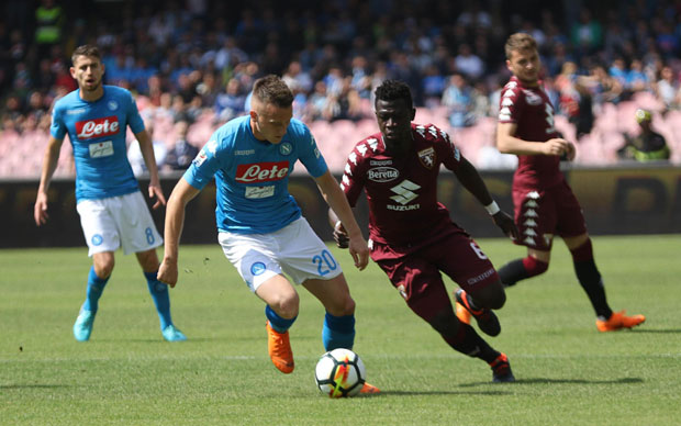 ТОРИНО ОБРАДОВАО НАЈВЕЋЕГ РИВАЛА: Наполи, опет, изгубио трку с Јувентусом