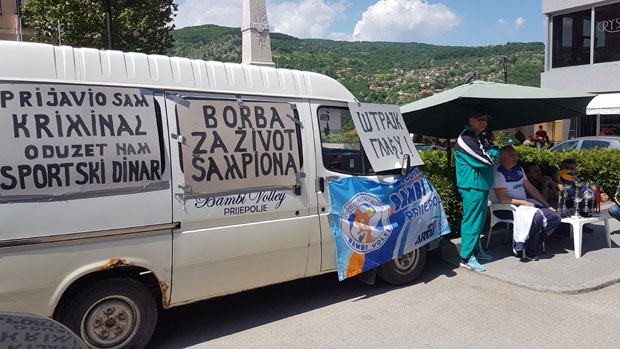 Пријавио криминал, укинут му спортски динар, па почео штрајк глађу
