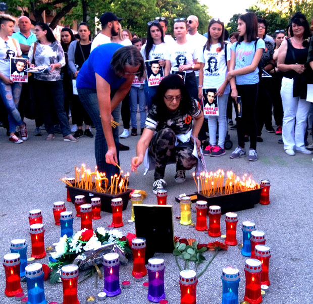 Неколико стотина Модричана на скупу „Прaвдa зa Дaвидa“