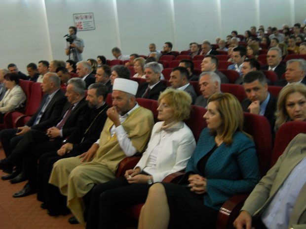 Дан Фоче: Додељене повеље и признања