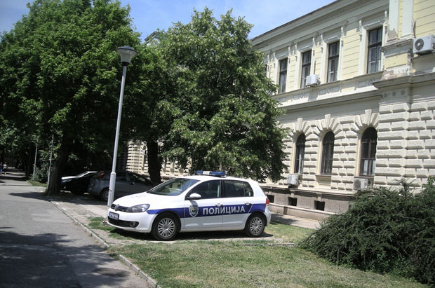 Пожаревац: У стану скривала пиштољ, револвер и муницију