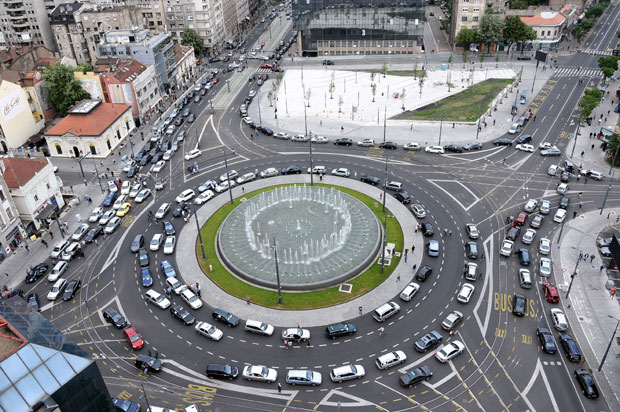 Таксисти постигли договор са Владом, прекидају штрајк (ФОТО)