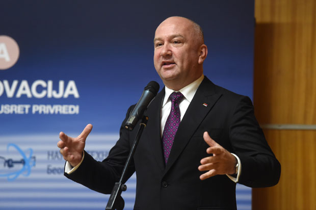 Поповић: Регионални иновациони центри шанса да младе задржимо у Србији