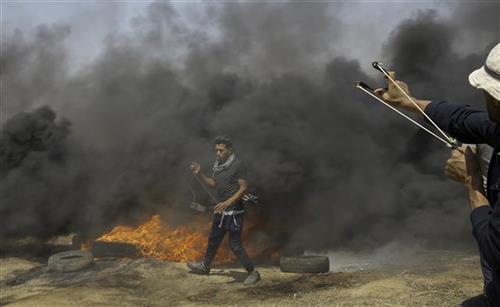 ХАОС НА ГРАНИЦИ СА ПОЈАСОМ ГАЗЕ: Убијен тинејџер, а 49 повређено током протеста