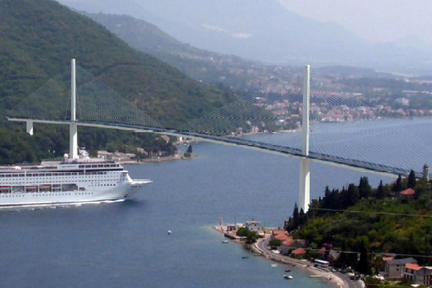 Ниче ћуприја на Веригама