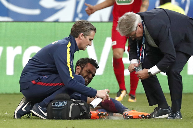 Бразил без Алвеша на Србију