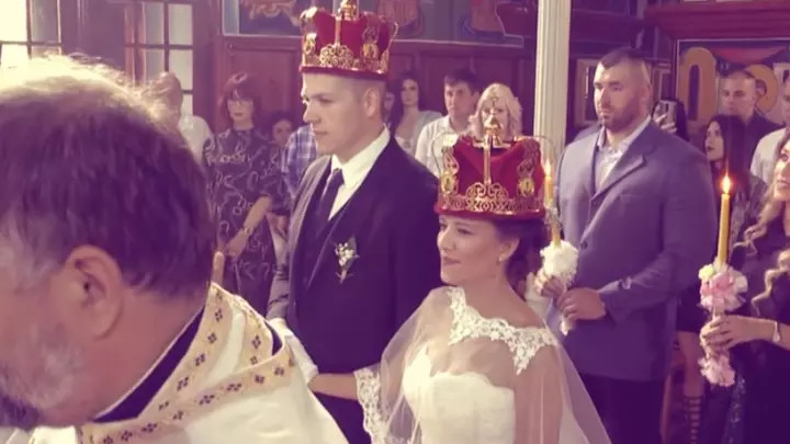 СЕТИЛА СЕ НАЈСРЕЋНИЈЕГ ДАНА: Кија дан пред годишњицу открила све детаље са њене и Слобине свадбе (ВИДЕО)