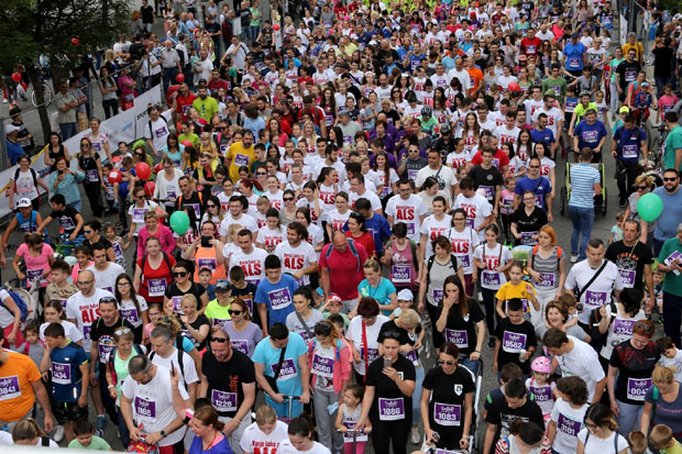 Тркачи пали у кому!