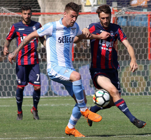 ЛАЦИО ИСПУСТИО МЕЧ ЛОПТУ: Милинковић-Савић стрелац у ремију са Кротонеом, још траје битка за ЛШ