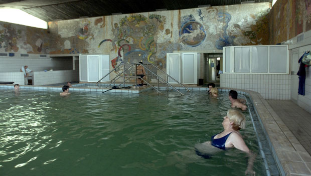 Специјална болница Гамзиград: Граде отворено купалиште