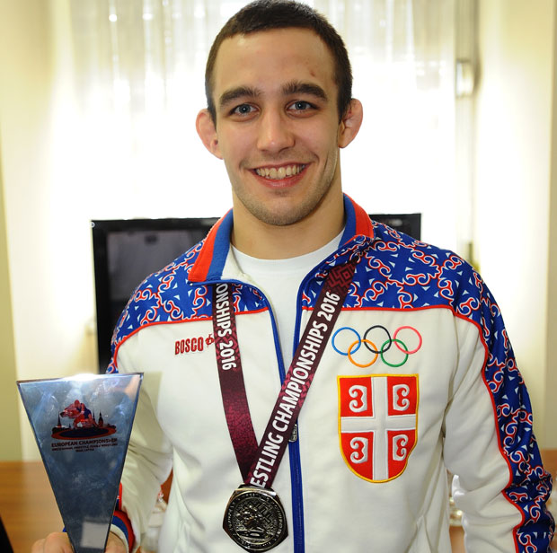 Виктор Немеш добитник Мајске награде