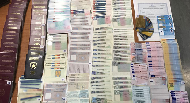 Издавали лажна документа, ухапшено 17