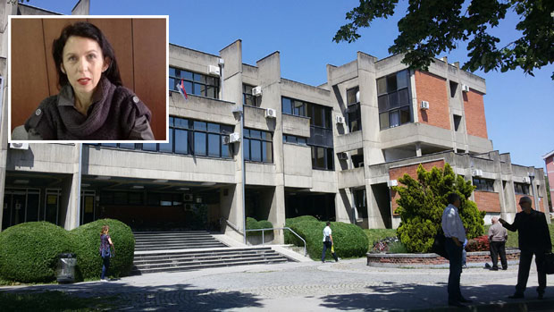 Мађарица у гипсу крила новац