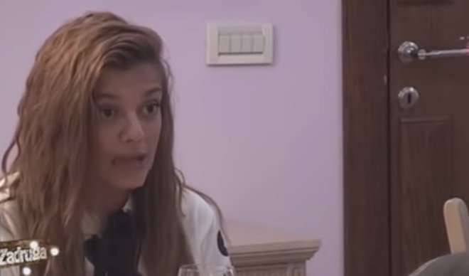 КИЈА ПИТАЊЕМ СТАВИЛА СЛОБУ НА МУКЕ: Да ли желиш да изађеш из Задруге као Лунин дечко или као Кристинин муж? (ВИДЕО) 