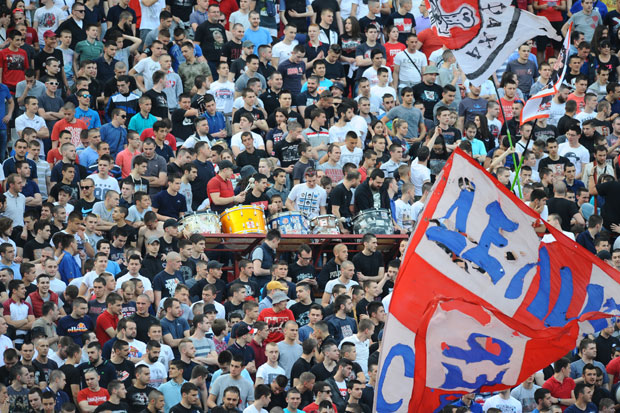 ЗВЕЗДА ЗОВЕ НАВИЈАЧЕ: Дођите раније на стадион