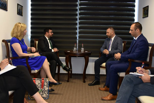 Срби увек спремни да проблеме решавају дијалогом