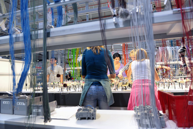 Већим платама отимају раднике