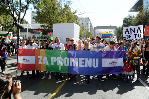 Захтев - легализација истополних заједница