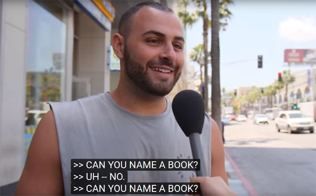 ЦЕО СВЕТ СЕ СМЕЈЕ: Колико Американаца уме да наведе једну књигу? (ВИДЕО)