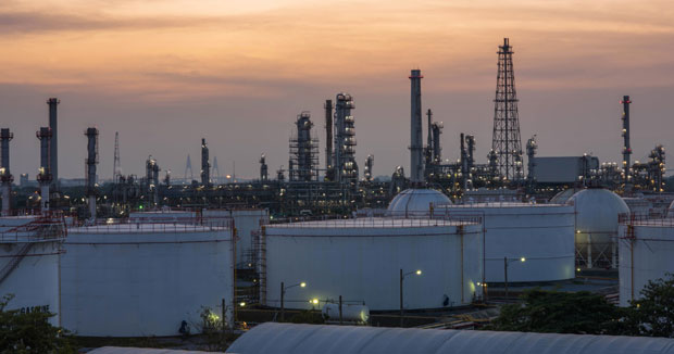 Цене нафте срљају и даље