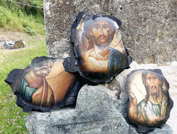 Лица светаца на иконама из згаришта