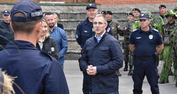 Министар Стефановић на обуци 15. класе ЦОПО