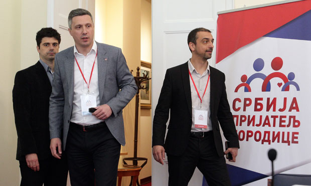 ДВЕРИ ПОРУЧУЈУ: Нема државе без породице