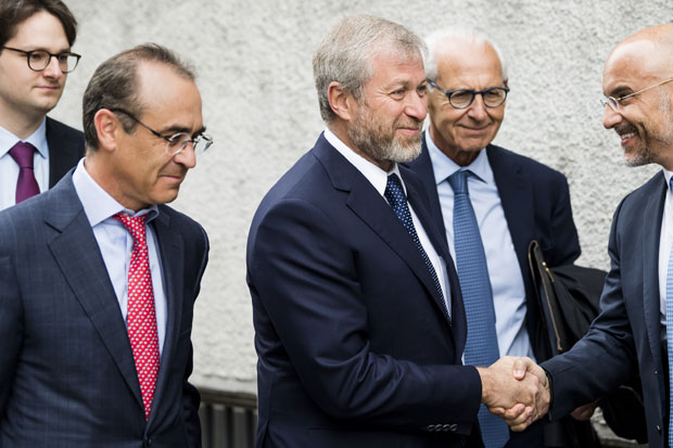 МУКЕ ЗА ЧЕЛСИ: Абрамович има проблема са британском визом