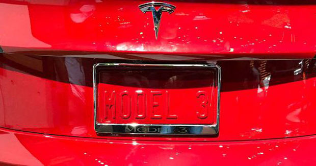 НОВИТЕТ ИЗ “ТЕСЛЕ”: Ускоро излази “Модел 3” са два мотора