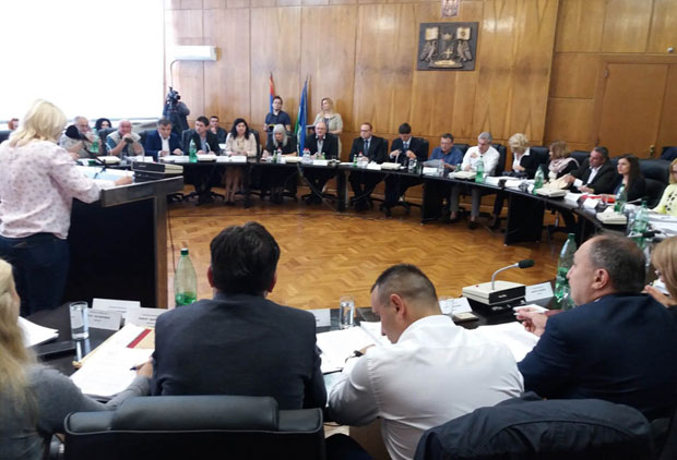 Бор: Ревизор чешља папире