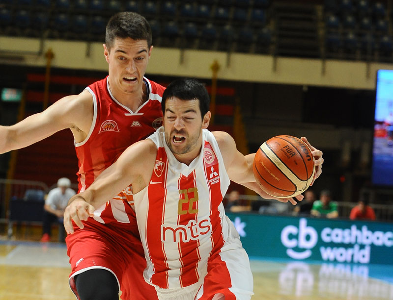 УБЕДЉИВА ПОБЕДА ЦРВЕНО-БЕЛИХ У ПРВОМ МЕЧУ ЧЕТВРТФИНАЛА ПЛЕЈ-ОФА: Звездин тренинг са Вршчанима