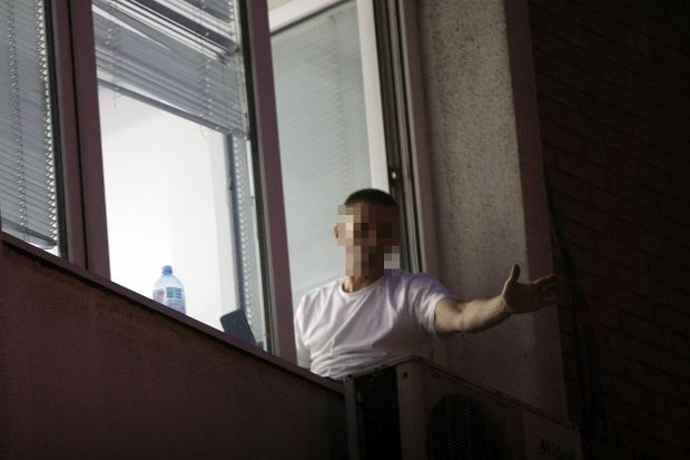 КРАЈ ДРАМЕ У СМЕДЕРЕВСКОЈ БОЛНИЦИ: Пацијент одустао од самоубиства (ФОТО)