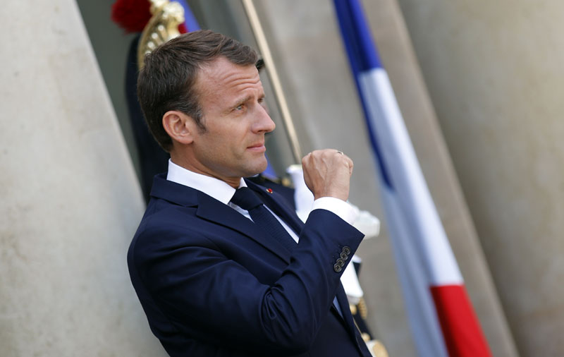 Макрон мири Запад са Русијом?