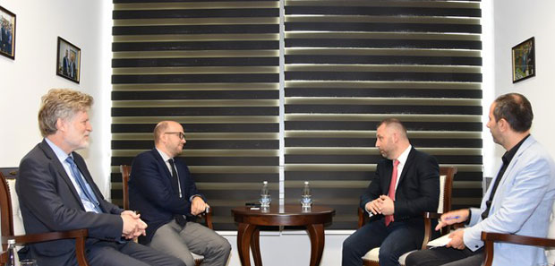 Јевтић: Сарадњом са Београдом квалитетније решавамо проблеме Срба на КиМ
