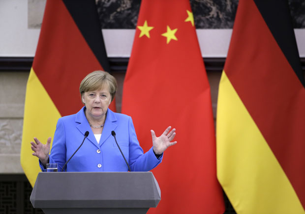 Меркел: Немачка и Кина остају при споразуму с Ираном