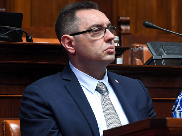 Вулин: Препоруке СПЦ поштујемо, али оне неће одредити државну политику