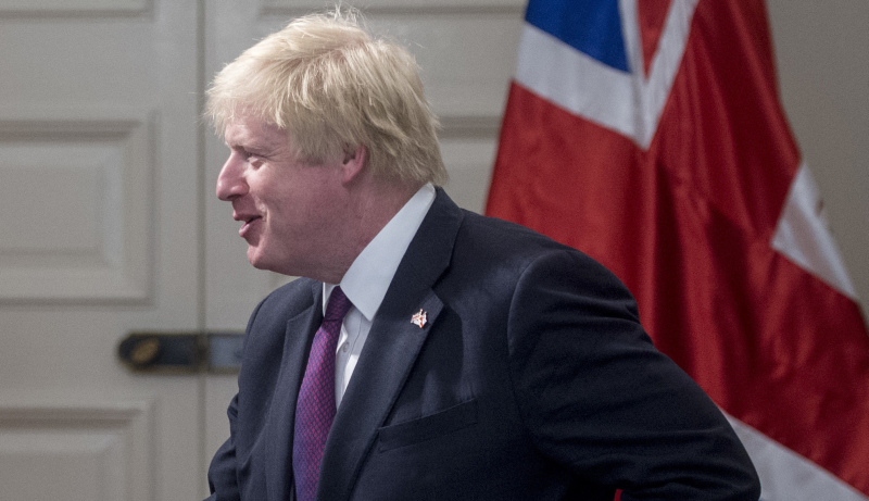 Борис Џонсон упао у замку руских шаљивџија