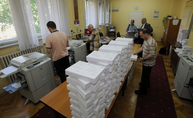 Посланицима помаже 50 саветника