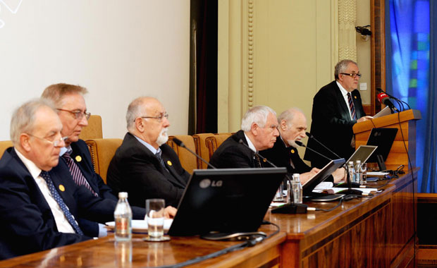 СКУПШТИНА САНУ: Председник пориче једноумље