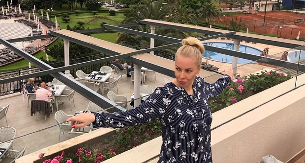 Ивана Селаков спремна за лето и плажу